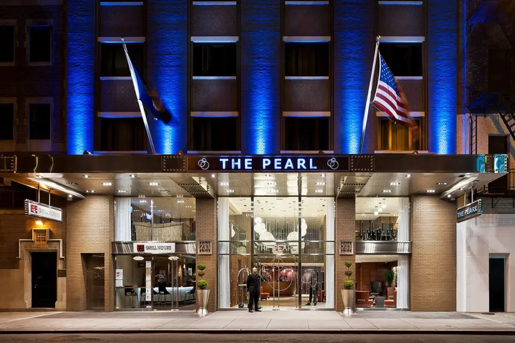 The Pearl Hotel New York near Neil Simon Theatre - Entrance
